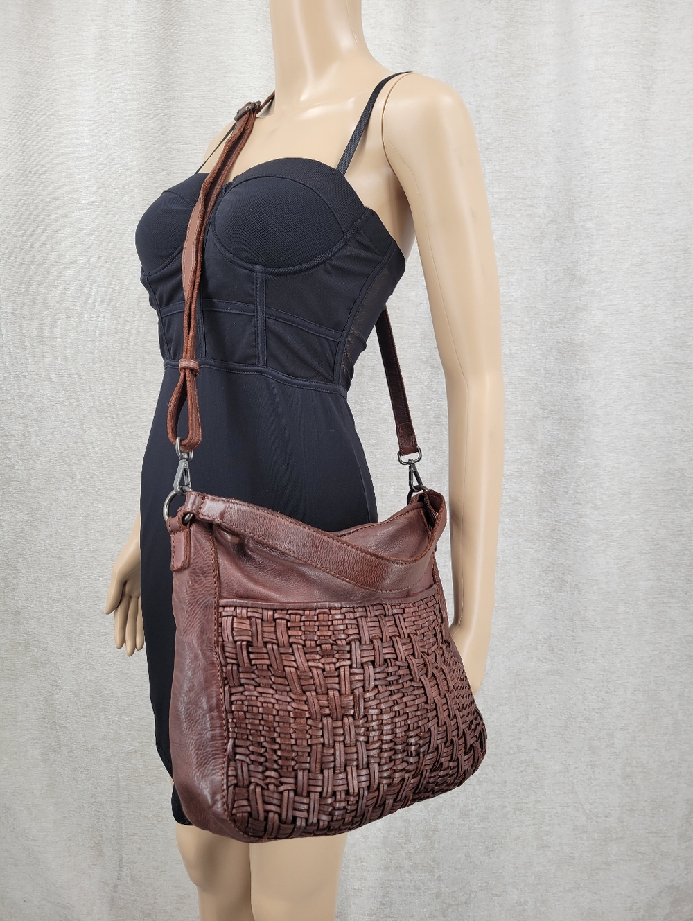 Gianni Conti Woven Leather Hobo Shoulder Bag Brown with Crossbody Strap